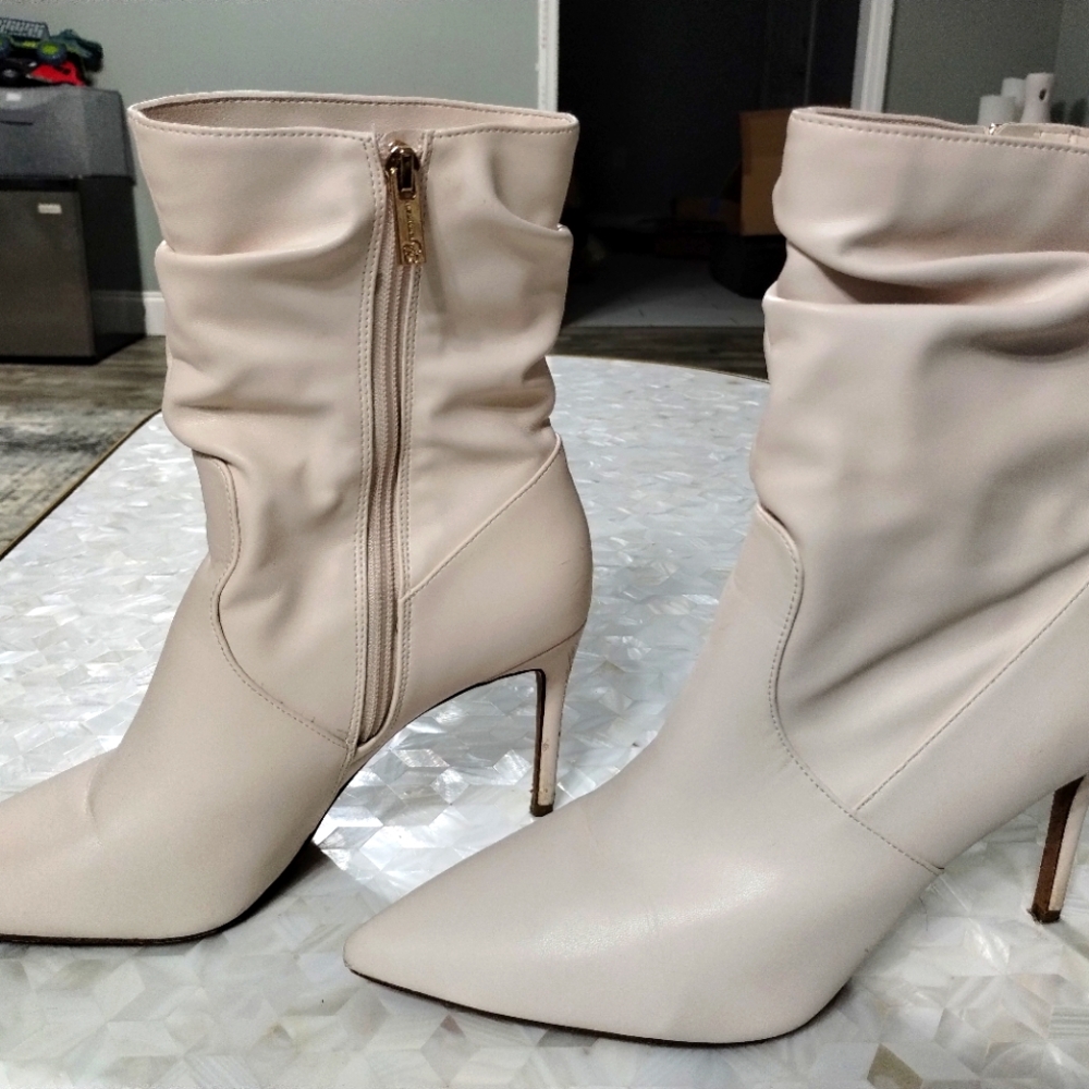 Elegant Cream Women's Boots